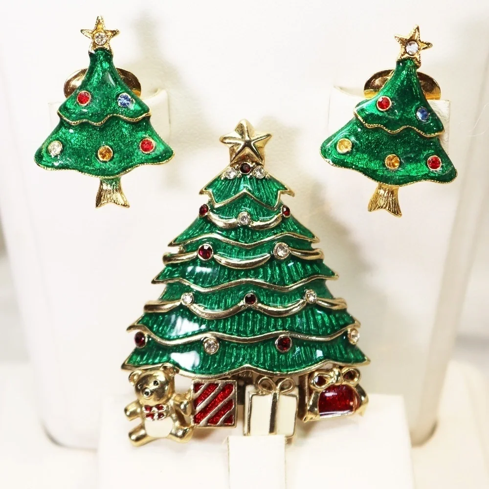🎁🎄Monet Christmas Tree Brooch & Earrings 🎁🎄